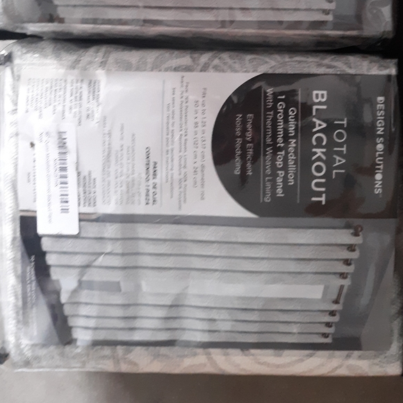 Total Blackout 95" 2 Panels - Picture 4 of 4